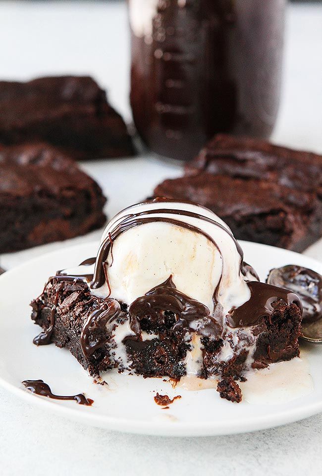 Brownie sundae